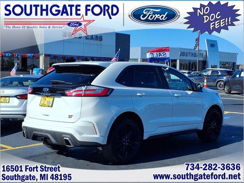 Used 2024 Ford Edge ST w/ Equipment Group 401A AWD/4WD image 2