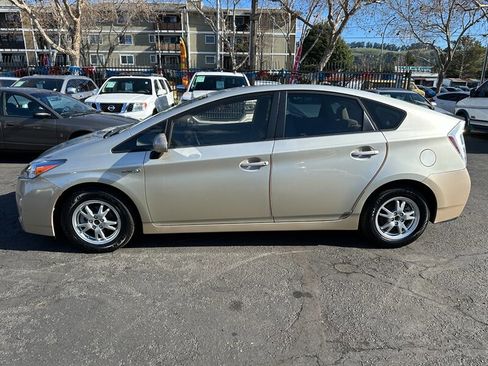 Used 2010 Toyota Prius Five image 8