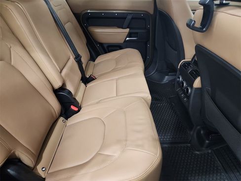 Used 2025 Land Rover Defender 110 S image 29