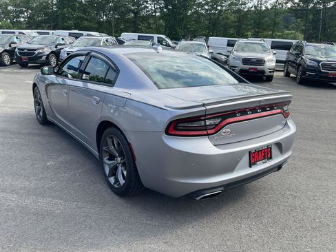 Used 2016 Dodge Charger R/T w/ Plus Group RWD image 3