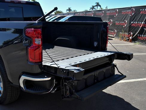 Used 2024 Chevrolet Silverado 1500 LTZ AWD/4WD image 55