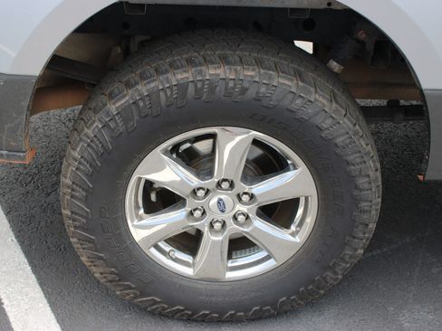 Used 2020 Ford F150 XLT w/ Equipment Group 302A Luxury AWD/4WD image 28