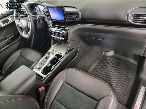 Certified 2022 Ford Explorer ST-Line w/ Class IV Trailer Tow Package image 21