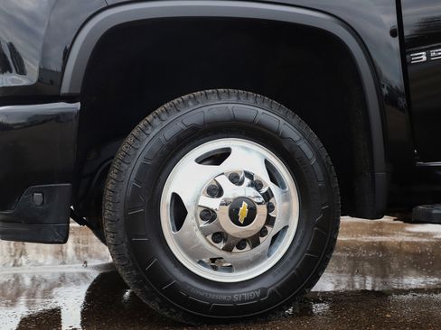 Used 2020 Chevrolet Silverado 3500 High Country w/ Snow Plow Prep/Camper Package image 33