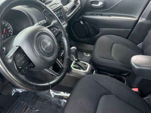 Used 2021 Jeep Cherokee Latitude Plus image 10