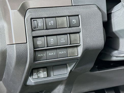 New 2025 Toyota Tacoma TRD Off-Road AWD/4WD image 10