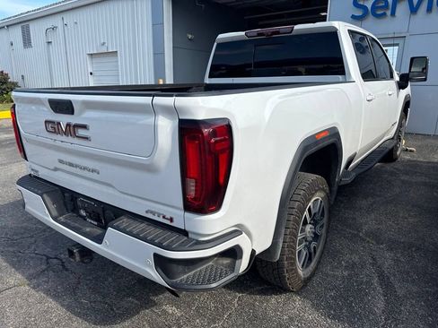 Used 2022 GMC Sierra 2500 AT4 w/ AT4 Premium Plus Package AWD/4WD image 6