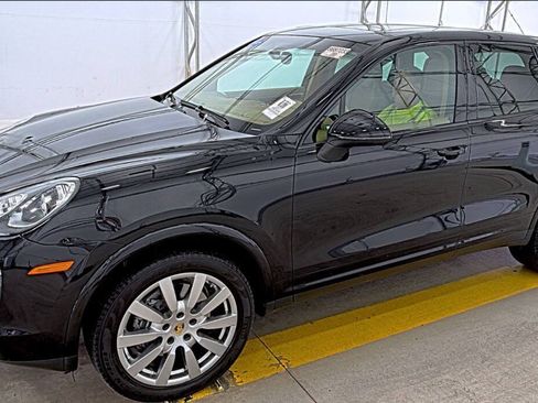 Used 2017 Porsche Cayenne Platinum Edition AWD/4WD image 1