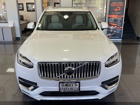 Used 2022 Volvo XC90 T8 Inscription Expression w/ Climate Package AWD/4WD image 9