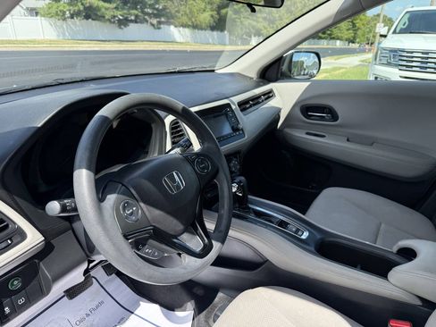 Used 2016 Honda HR-V LX image 18