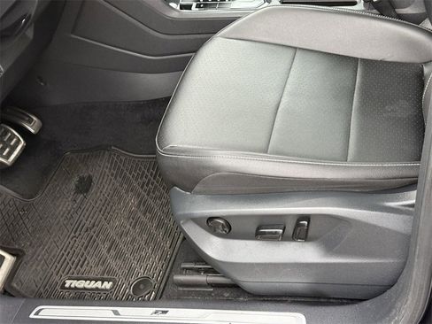 Used 2021 Volkswagen Tiguan S image 30