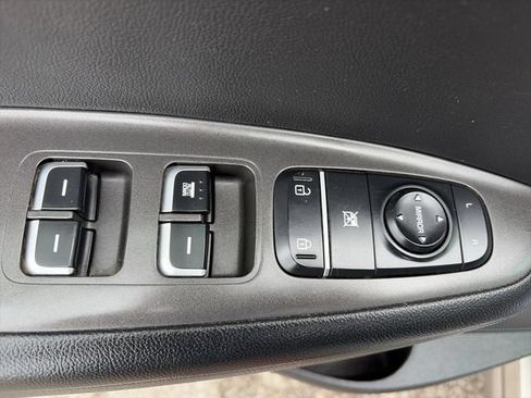 Used 2018 Kia Optima LX w/ 17" Alloy Wheels Package FWD image 11