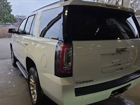 Used 2020 GMC Yukon SLT image 2