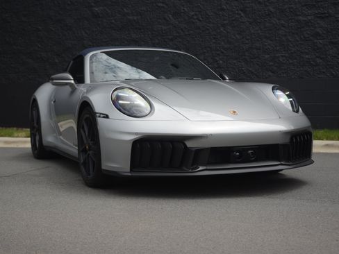 Certified 2026 Porsche 911 Targa 4 GTS AWD/4WD image 9