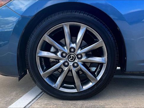 Used 2018 MAZDA MAZDA3 Grand Touring w/ Premium Equipment Package image 11