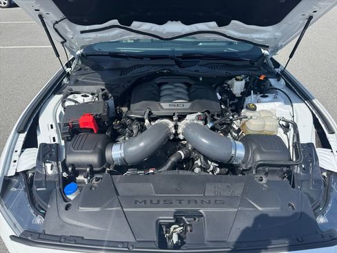 Used 2024 Ford Mustang GT Premium image 18