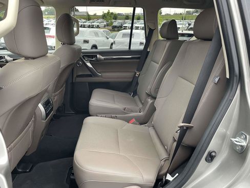 Used 2023 Lexus GX 460 Premium AWD/4WD image 12