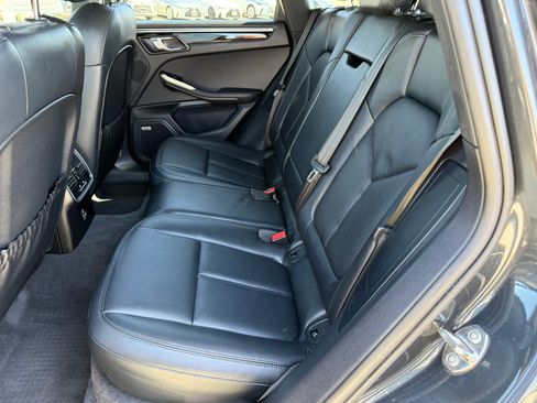 Used 2023 Porsche Macan AWD/4WD image 28