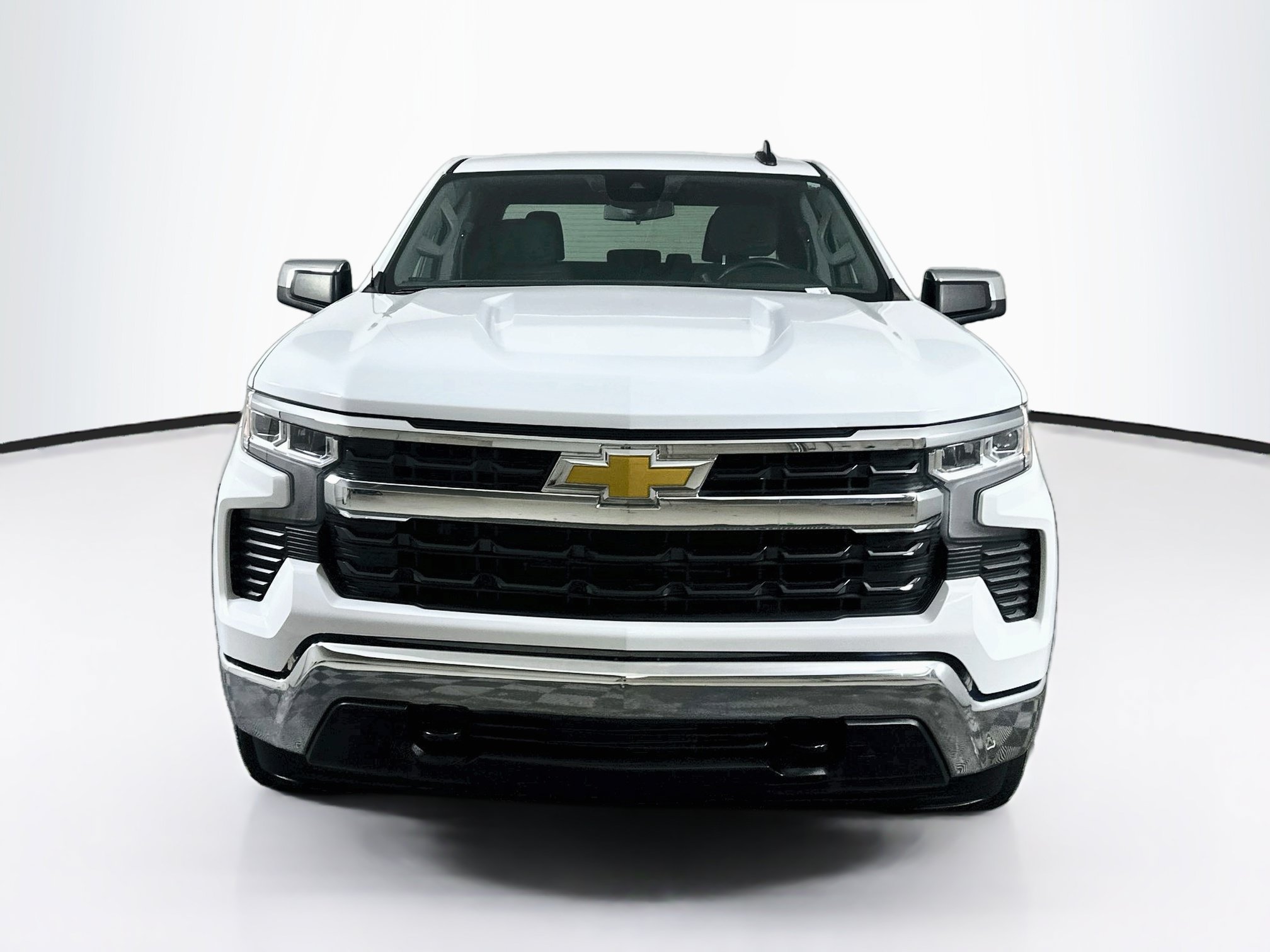 Used 2024 Chevrolet Silverado 1500 LT AWD/4WD image 2