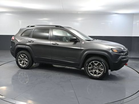 Used 2022 Jeep Cherokee Trailhawk AWD/4WD image 4