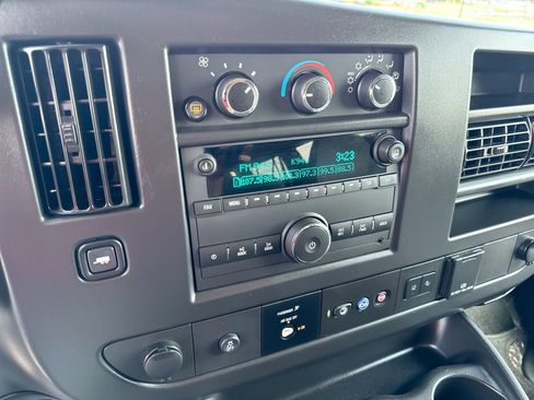 Used 2025 Chevrolet Express 3500 LT w/ LT Preferred Equipment Group RWD image 14