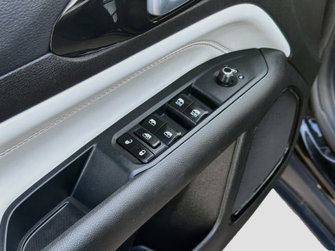 Used 2025 Jeep Compass Limited AWD/4WD image 15