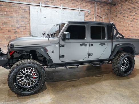 Used 2020 Jeep Gladiator Sport w/ Quick Order Package 24S AWD/4WD image 9