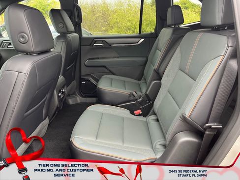 New 2026 GMC Acadia AT4 w/ Luxury Package image 11