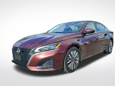 Used 2023 Nissan Altima 2.5 SV image 1