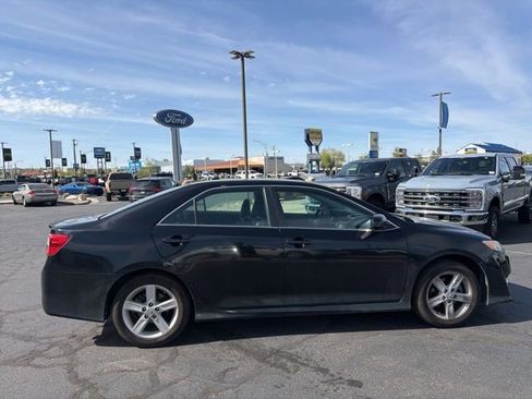 Used 2014 Toyota Camry SE image 5