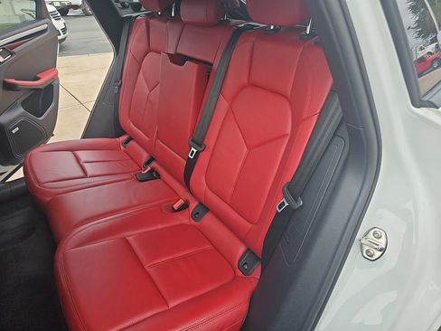 Used 2021 Porsche Macan AWD/4WD image 15