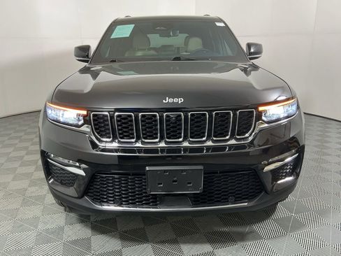 Used 2023 Jeep Grand Cherokee Limited w/ Luxury Tech Group II image 3