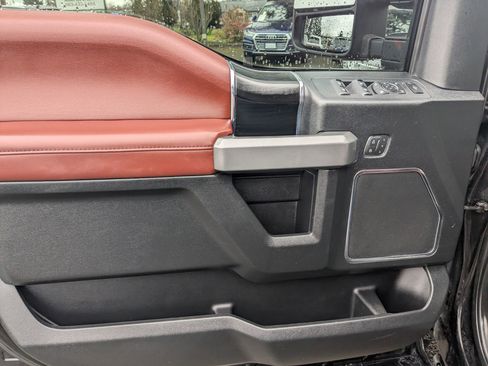 Used 2019 Ford F350 Platinum w/ Platinum Ultimate Package image 9