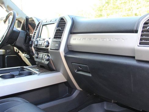 Used 2017 Ford F250 Lariat w/ Lariat Ultimate Package AWD/4WD image 14