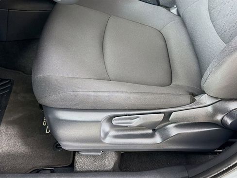 Used 2025 Toyota Corolla Cross LE AWD/4WD image 21