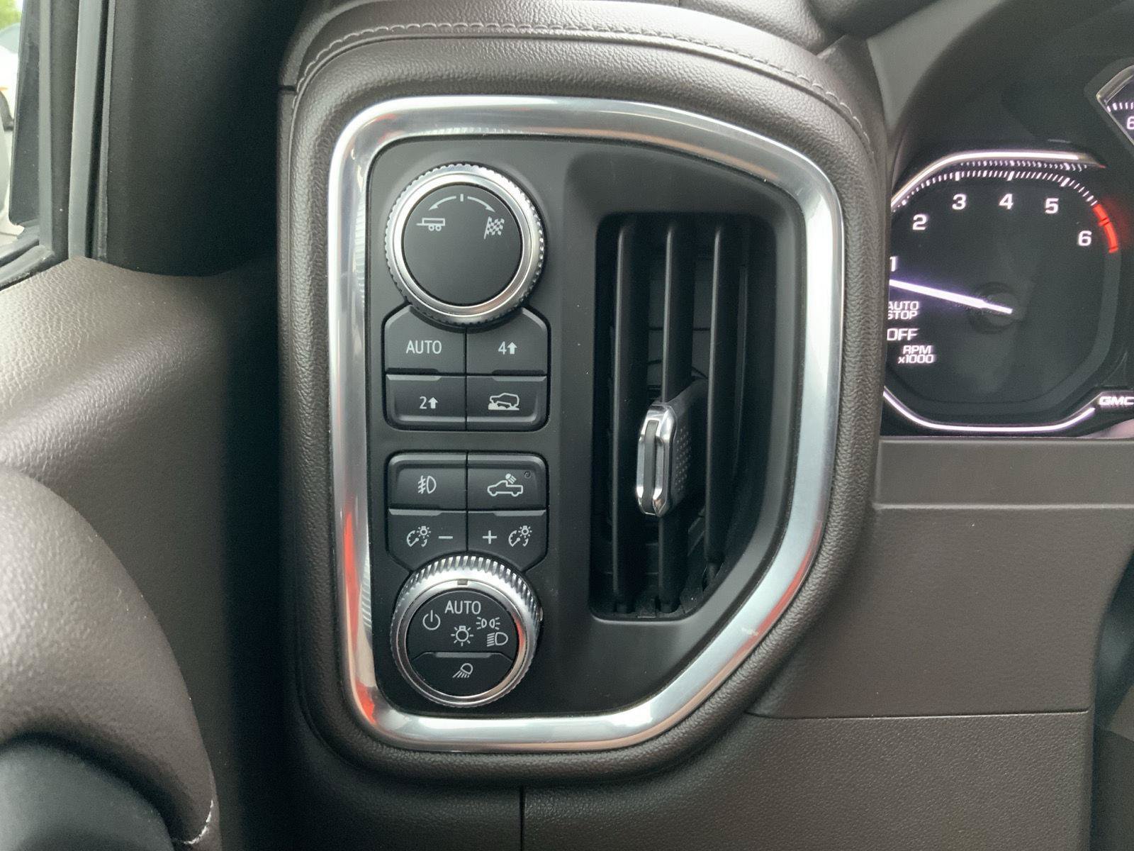Used 2019 GMC Sierra 1500 SLT w/ SLT Premium Plus Package AWD/4WD image 33