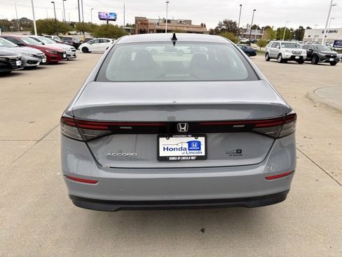 Certified 2025 Honda Accord SE image 6