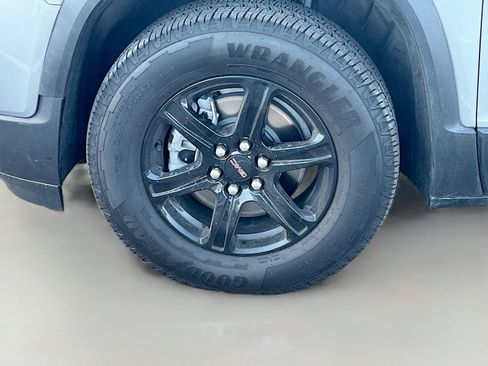 Used 2023 GMC Acadia AT4 w/ Technology Package AWD/4WD image 33
