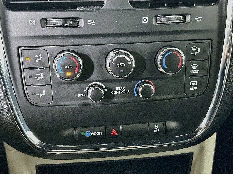 Used 2019 Dodge Grand Caravan SXT FWD image 16