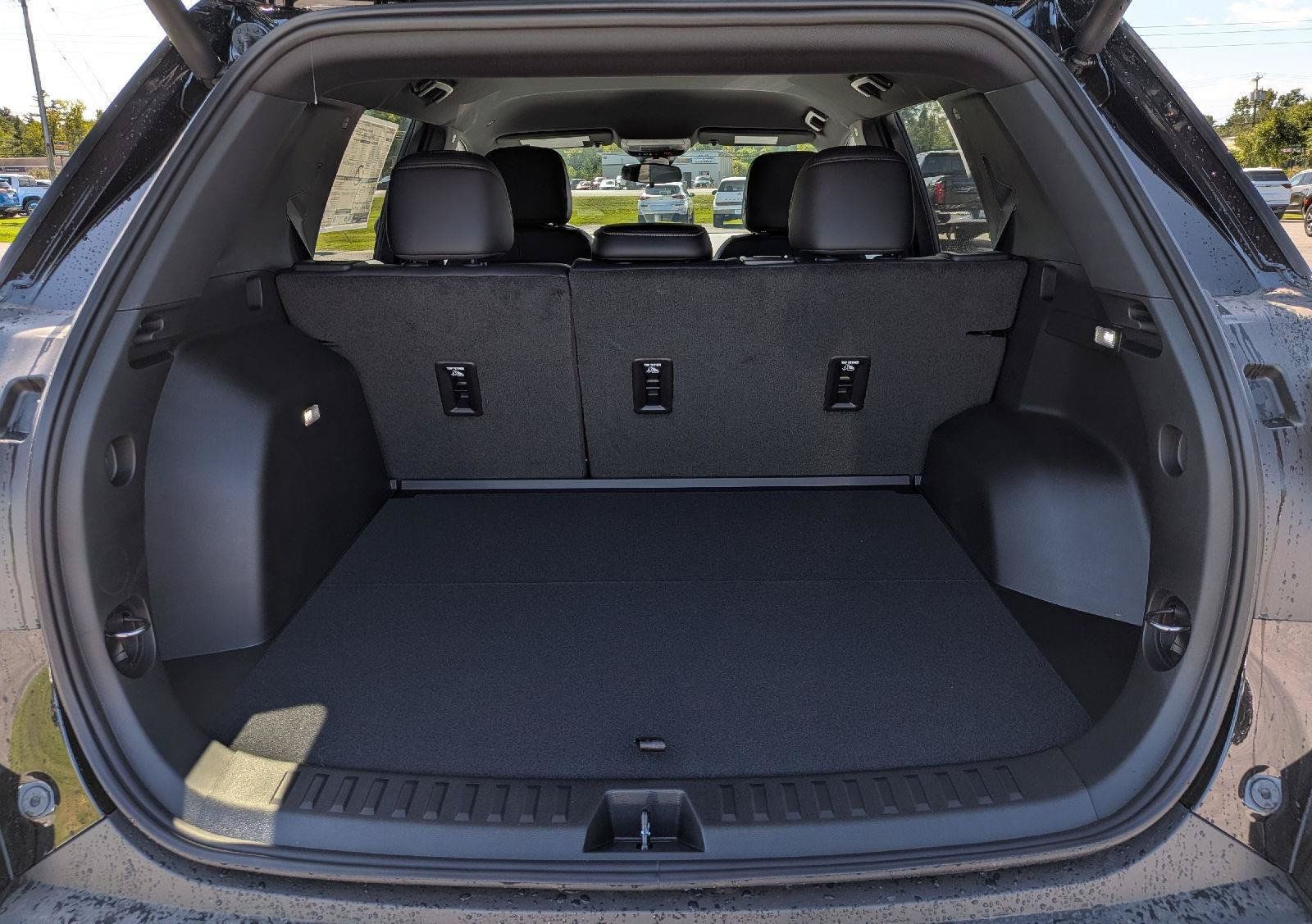 New 2027 GMC Terrain Elevation w/ Elevation Premium Package AWD/4WD image 10