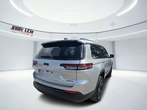 New 2025 Jeep Grand Cherokee L Limited w/ Black Appearance Package image 3