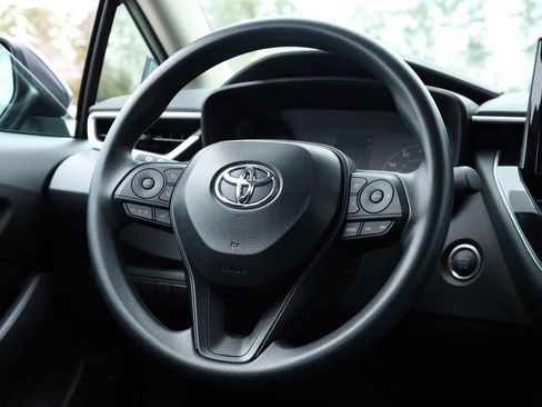 Used 2025 Toyota Corolla LE image 25