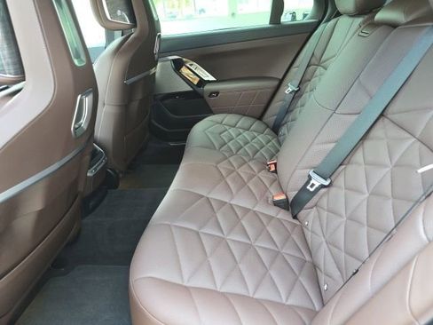 Used 2023 BMW 740i w/ Parking Assistance Package RWD image 11