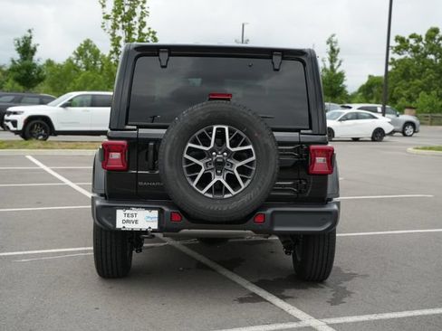 New 2026 Jeep Wrangler Unlimited Sahara AWD/4WD image 6