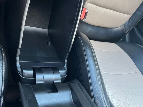 Used 2021 Ford Escape Titanium w/ Titanium Elite Package AWD/4WD image 23