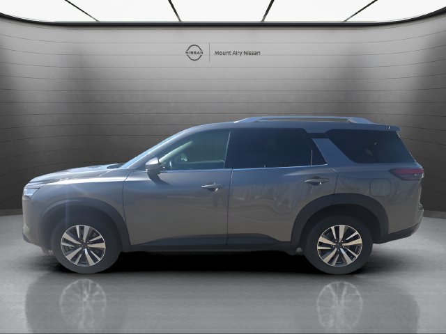 Used 2025 Nissan Pathfinder SL AWD/4WD image 7