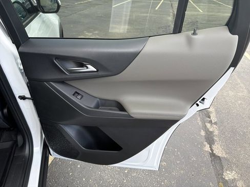 New 2026 Chevrolet Equinox LT w/ Convenience Package II image 24