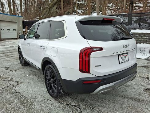 Used 2022 Kia Telluride SX w/ SX Prestige Package image 5