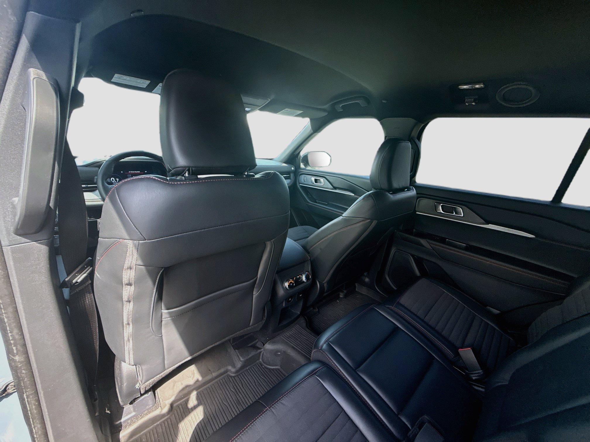 Used 2025 Ford Explorer ST-Line RWD image 25