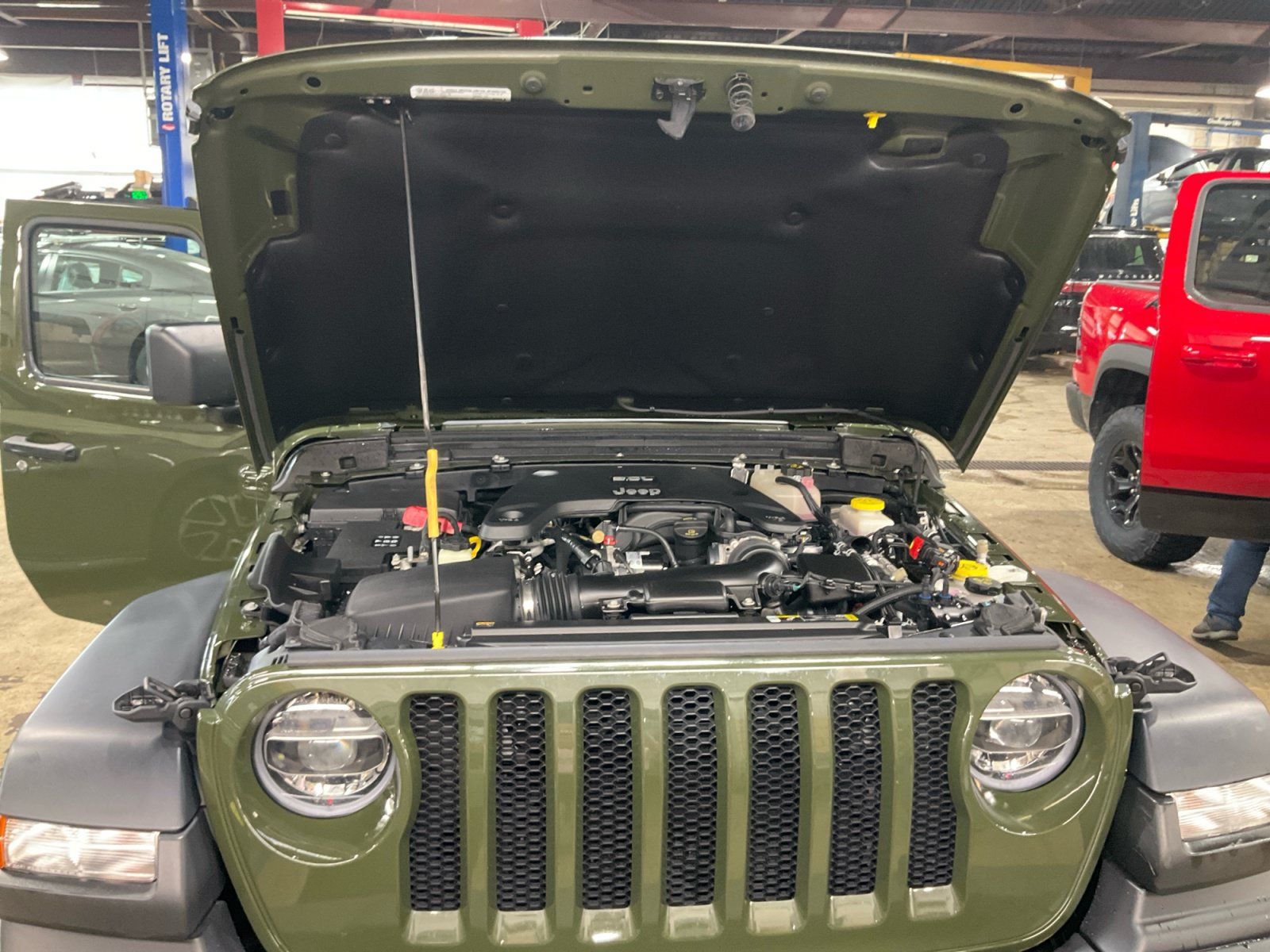 Used 2021 Jeep Wrangler Sport AWD/4WD image 32